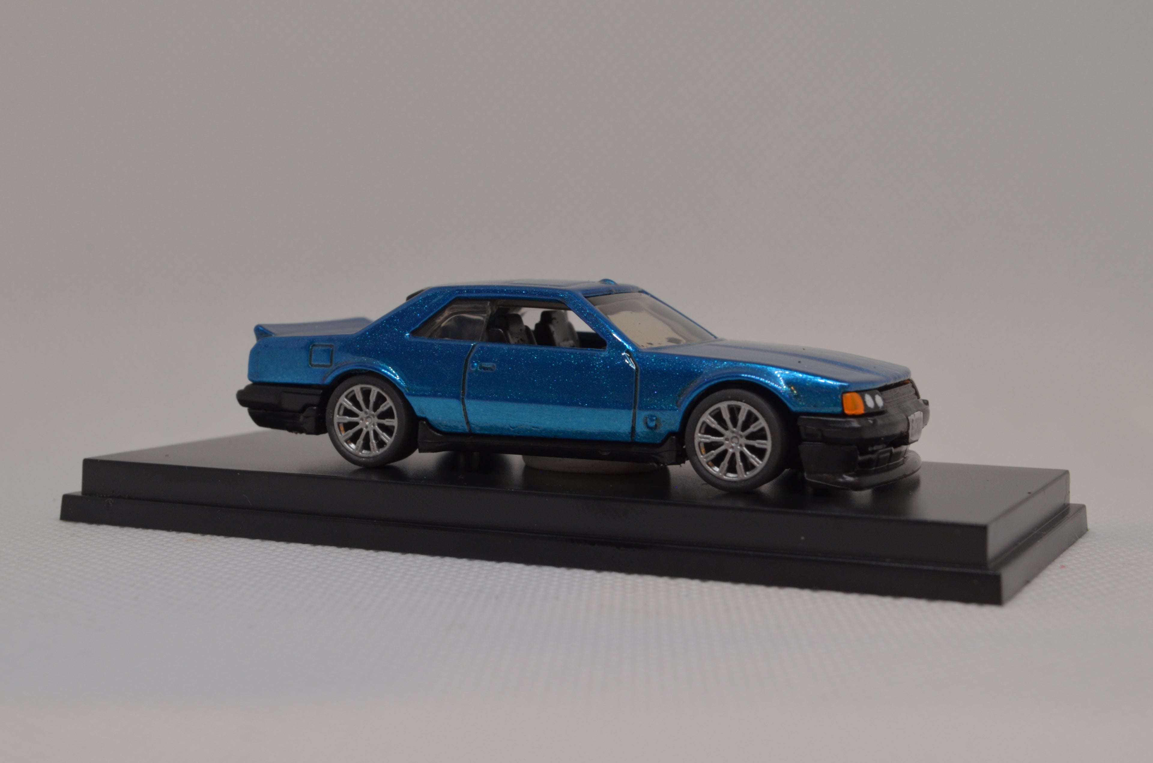 Custom Nissan Skyline R32 Mainline